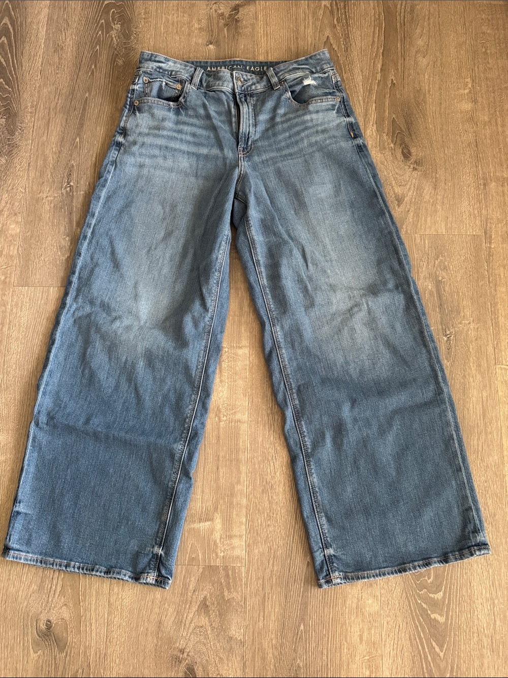 American Eagle Wide-Leg Faded Blue Jeans
